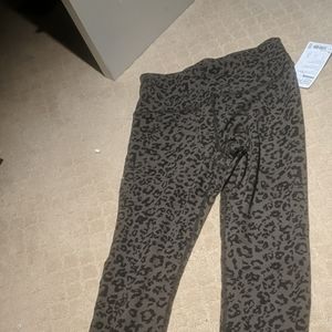 Athleta Salutation Stash Pocket